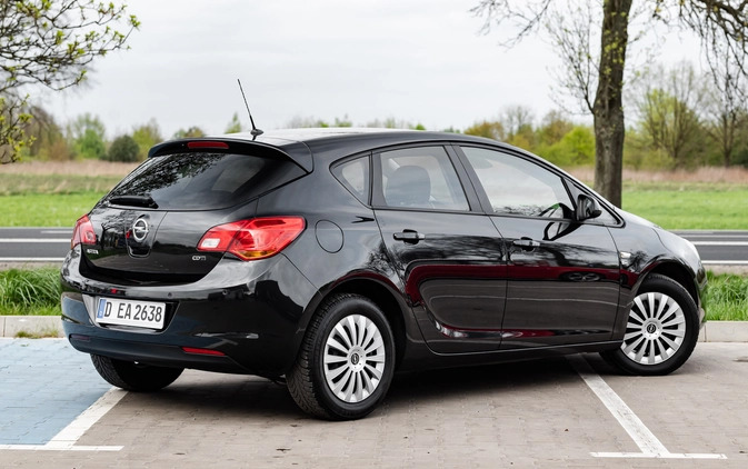 Toyota Corolla Cross cena 185900 przebieg: 7377, rok produkcji 2022 z Chojnów małe 326